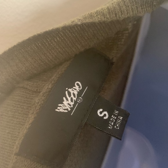 Sweaters. - Picture 12 of 16